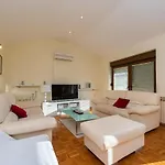 Luna Apartment